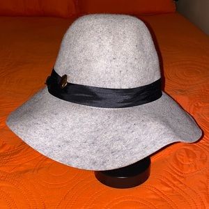 Women’s Banana Republic Gray Wool Fedora Sz. L/XL